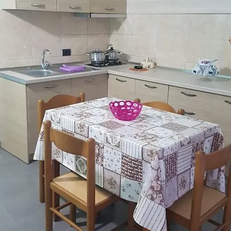 Apartment Shtepia E Bletes *